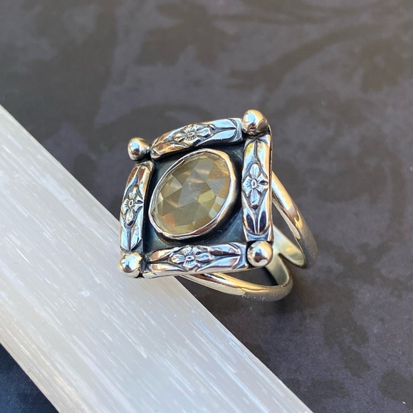 Artisan handmade Citrine ring - Picture 3 of 4